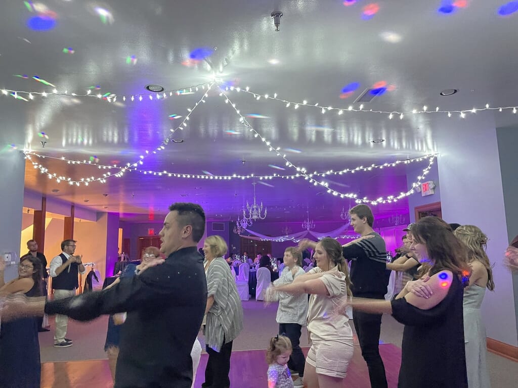 Wedding DJ Bowling Green KY 9 Owensboro KY wedding dance floor line dance