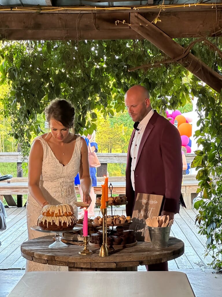 Burdoc Farms Wedding DJ | Crofton KY Wedding DJ & MC 16 Burdoc Farms Wedding DJ