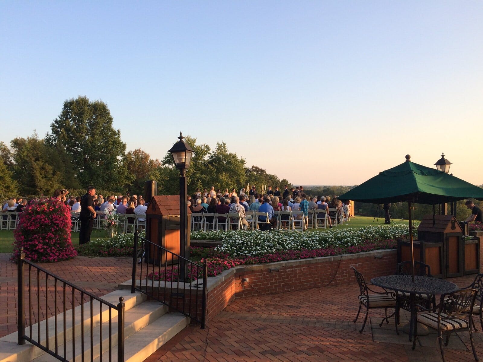 Outdoor wedding ceremony at Evansville Country Club