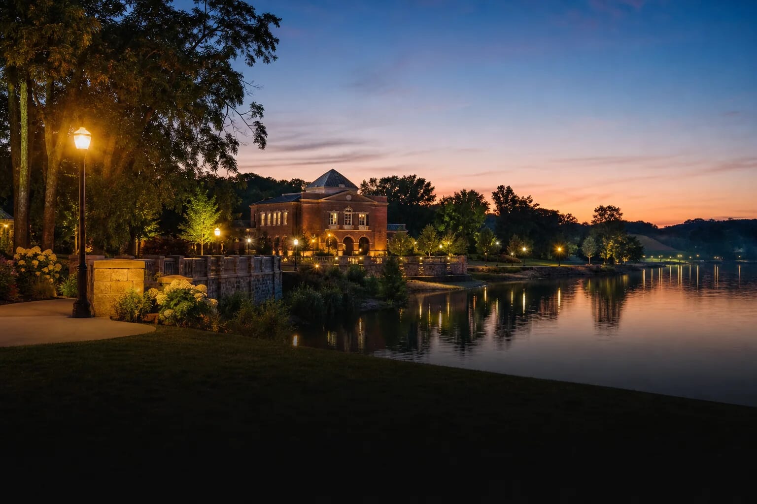 Elizabethtown Kentucky lakeside wedding atmosphere at twilight
