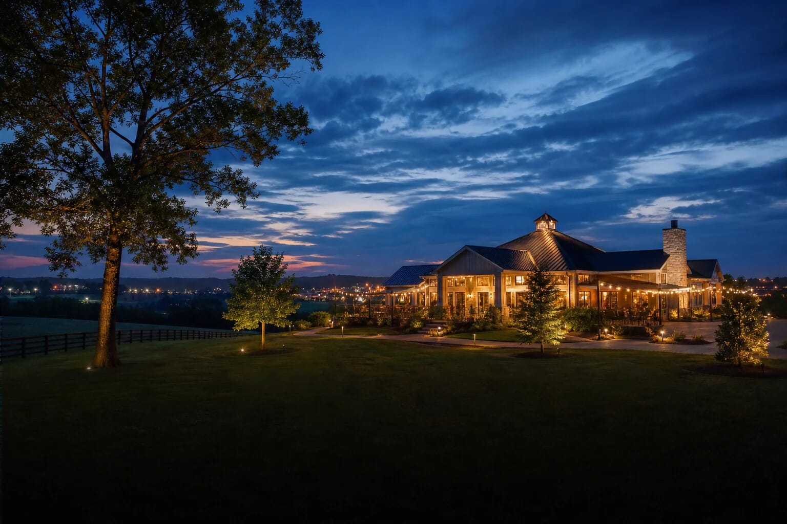 Hopkinsville Kentucky wedding celebration atmosphere at twilight